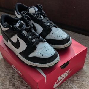 Nike Kids 5 Grade School Low Dunk Sneakers